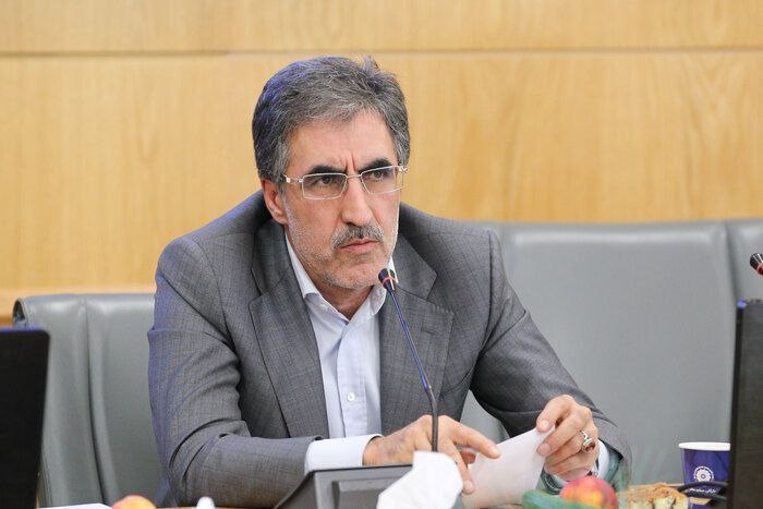 تولید کنندگان و صنعتگران زیر چتر حمایتی کمیسیون صنایع / رسیدگی به اصلاح قانون معادن