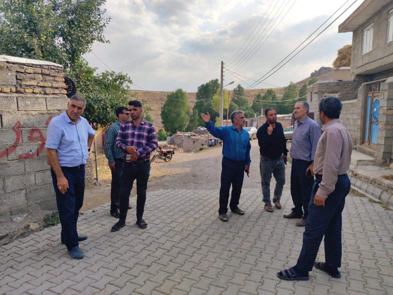 آغاز رسیدگی به مشکلات زیرساختی روستای سرخه دیزج